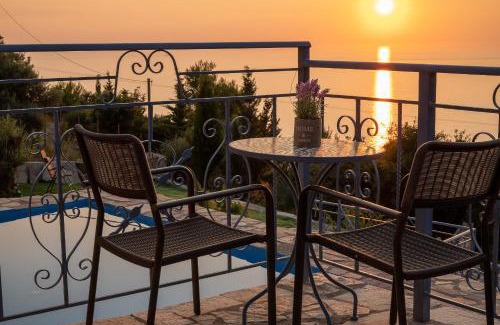 Evgiros Villa | Oceanfront Bliss at Sun And Stone with Pool Access