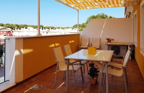 Rota Apartment | Beachfront Bliss: Relax with Ocean Views and Spa Amenities