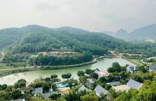 Luong Son Villa | Sun Blush S103: Pet-Friendly Retreat with Pool & Breakfast