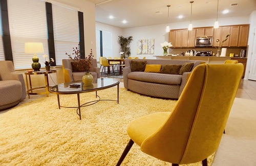 McNeil House | Bright 4 BR Retreat in North Austin - Rated 10/10!