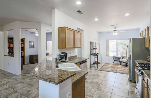 Sun City Grand-desert Horizon House | Explore Sun City Grand: Pet-Friendly Ranch Retreat Awaits!
