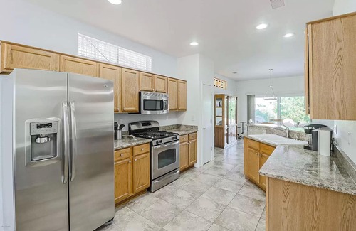 Sun City Grand-desert Horizon House | Explore Sun City Grand: Pet-Friendly Ranch Retreat Awaits!