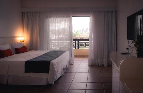 Camocim Hotel | Relax at Sun City Rota das Emoções with Oceanfront Views