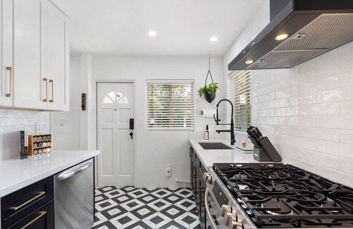 Maple-Ash House | Historic 3-Bed Retreat | Walk to ASU & Pet Friendly