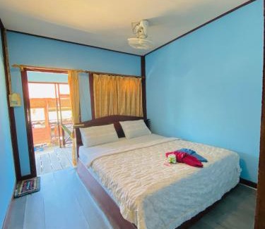 Don Det House | Pet-Friendly Sundown Dondet Bungalows: Family Fun Awaits