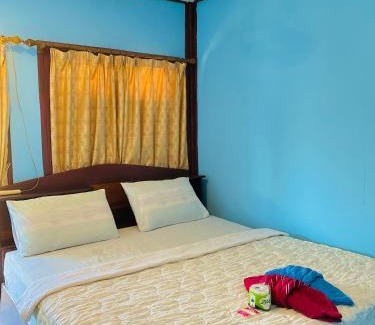 Don Det House | Pet-Friendly Sundown Dondet Bungalows: Family Fun Awaits