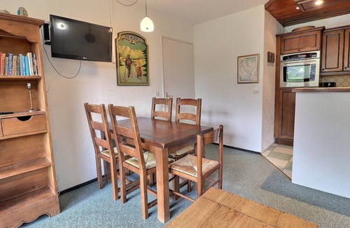 Meribel-Mottaret Apartment | Cozy Apartment Méribel with Kitchen and Spa Amenities