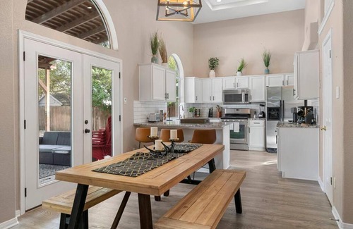 Round Rock House | Bright Retreat with Pool, Hot Tub & Game Room Awaits