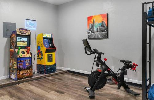 Round Rock House | Bright Retreat with Pool, Hot Tub & Game Room Awaits