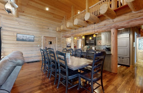 South Fork House | Inviting Mountain Retreat with Games, Deck & Scenic Views
