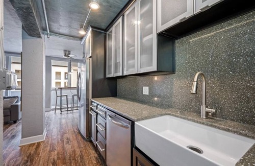 St. Petersburg Condo | Urban Retreat with Pool and Spa - Steps from Excitement