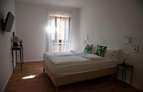 Ponti sul Mincio House | Welcoming Sun Garda: Family & Pet-Friendly Getaway