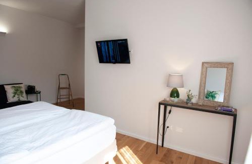 Ponti sul Mincio House | Welcoming Sun Garda: Family & Pet-Friendly Getaway