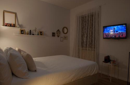 Ponti sul Mincio House | Welcoming Sun Garda: Family & Pet-Friendly Getaway