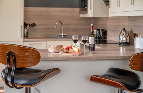 Constable Burton Cottage | Cozy Sun Hill Palins: Perfect Cottage for 2 with Breakfast