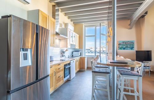 Behobie Apartment | Unforgettable SUN KEYWEEK Duplex with Ocean and Garden Views