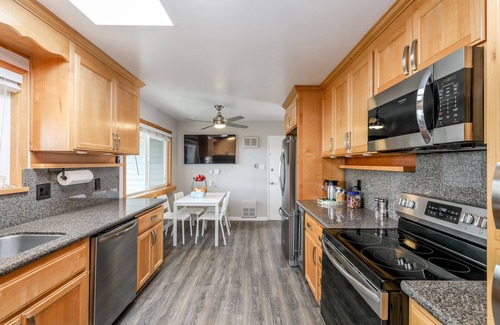 Fairview House | Bright 3BR Family Retreat with Kitchen & Pet-Friendly Perks