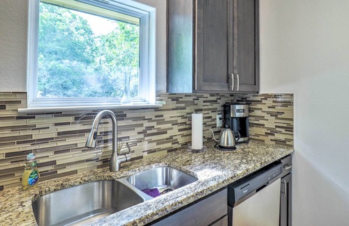 Govalle Apartment | Bright Studio Retreat Just 2 Miles from Downtown Austin!