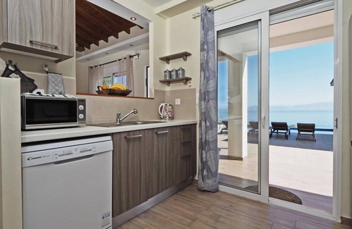 Agia Pelagia Chlomou Villa | Sun Mare Villa: Family-Friendly Oasis with Private Pool
