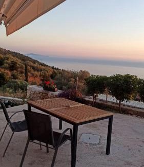 Athani Apartment | Cozy Escape at Sun Meets Sea with Breakfast & Hot Tub