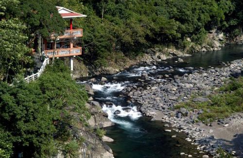 Wulai House | Inviting Sun Moon Bed & Breakfast with Spa and Hot Tub