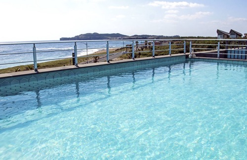Andeok Apartment | Serene Sun & Moon Resort: Ocean Views and Family-Friendly Amenities