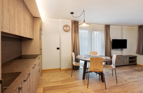 San Rocco Apartment | Discover Sun Mountain Planet Suite House - 4 Star Family Retreat