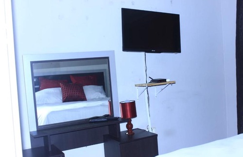 Empangeni House | Relaxing Retreat at Sun & Night with Pool Access