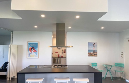 Waterhouse House | Modern 2BR Sun on Sanders House - Pet Friendly & Close to Main St