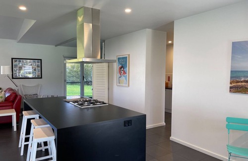 Waterhouse House | Modern 2BR Sun on Sanders House - Pet Friendly & Close to Main St