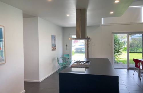 Waterhouse House | Modern 2BR Sun on Sanders House - Pet Friendly & Close to Main St
