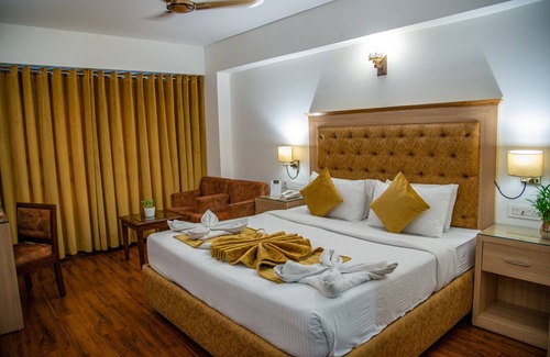 Zirakpur Hotel | Relaxing Stay at Sun Park Resort, Chandigarh with Pool & Spa