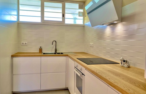 Vilanova I la Geltru Apartment | Beachfront Sun Pool Alex Duplex Apartment with Spa & Kitchen