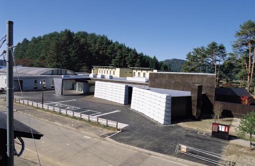 Misato Hotel | Relax at Sun R with Inviting Hot Tub Amenities