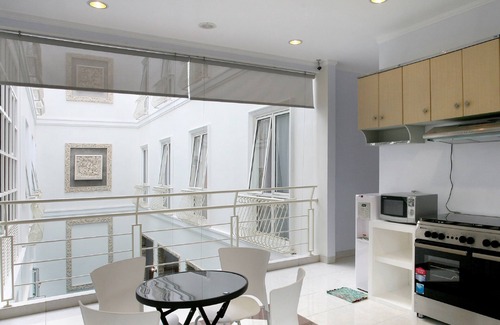 Jakarta House | Discover Sun Rise House: Family-Friendly with Pool & Breakfast