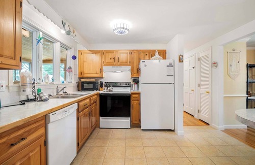 South Chatham House | Beachside Retreat: Dog-Friendly with Ocean Views!