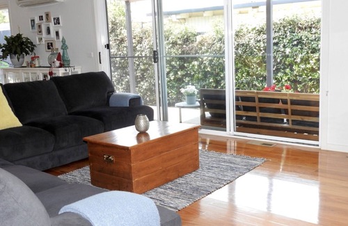 Tootgarook House | Relax with Sun, Sea & Spa in Our Family-Friendly Retreat