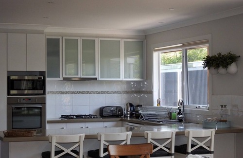 Tootgarook House | Relax with Sun, Sea & Spa in Our Family-Friendly Retreat