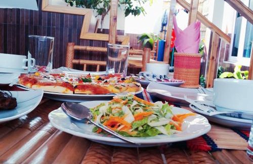 Maafushi House | Welcoming Sun Shine View: Family-Friendly with Breakfast