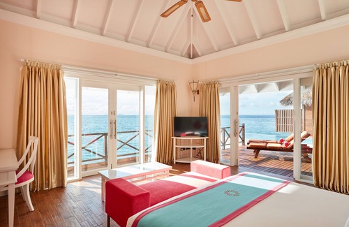 Vilu Reef Resort | Discover the Sun Siyam Vilu Reef: 5-Star Paradise Awaits
