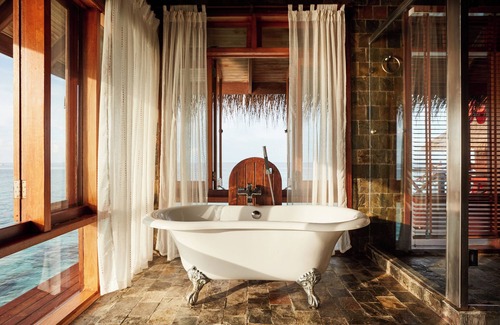 Vilu Reef Resort | Discover the Sun Siyam Vilu Reef: 5-Star Paradise Awaits