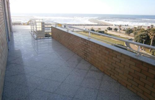 Mozelos Apartment | Beachfront Escape: Sun, Sky and Sea with Ocean Views