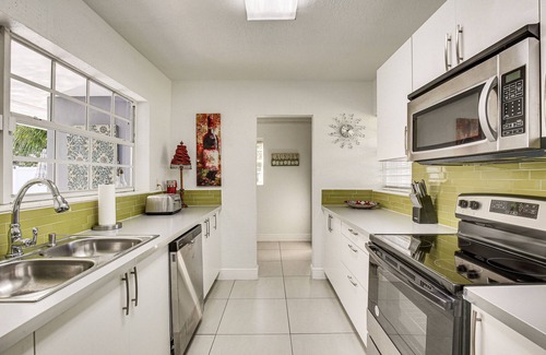 Lauderdale Lakes House | Sunny Lauderdale Lakes Home with Private Pool and Spa
