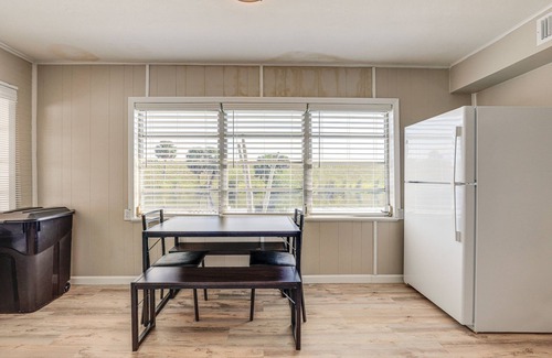 Okeechobee House | Idyllic Okeechobee Retreat with Canal Views and Spa