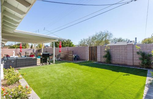 Cavalier Vista House | Pet-Friendly Scottsdale Retreat with Pool & Family Amenities