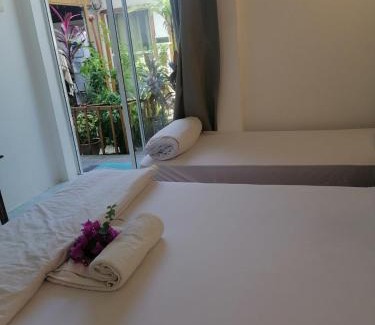 Thulusdhoo Island House | Cozy Sun & Surf: Oceanfront Stay with Breakfast Included