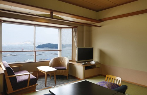 Toba House | Relaxing Retreat at Sun Urashima Yuki no Sato with Spa & Hot Tub