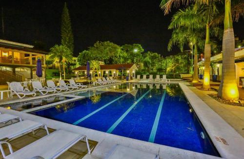 Marilia Hotel | Experience Sun Valley Marília: Pet-Friendly Oceanfront Retreat