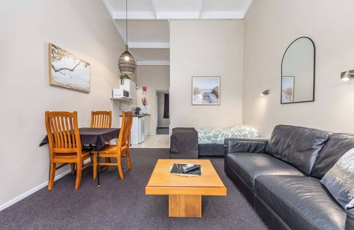 Wellsford Apartment | Sun Valley Motel - Unit 8 (1 bedroom)
