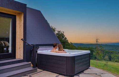 Augusta House | Sun Valley Overlook A-Frame | Wow Views + Hot Tub